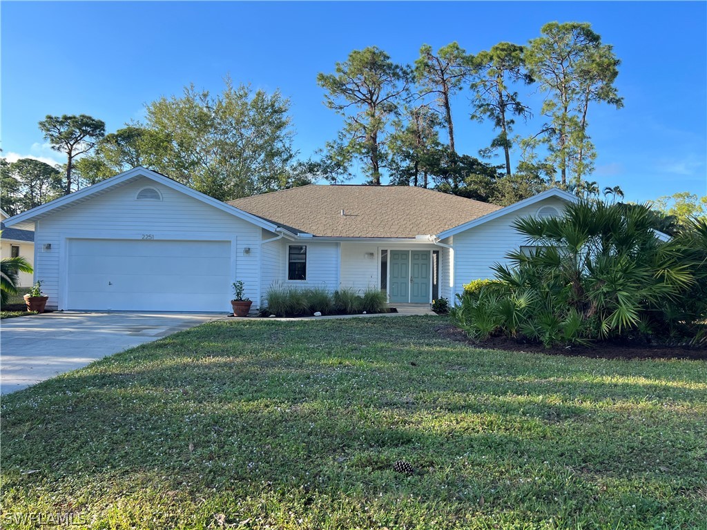 2251 Queens Way E Naples FL 34112 226012501 image1