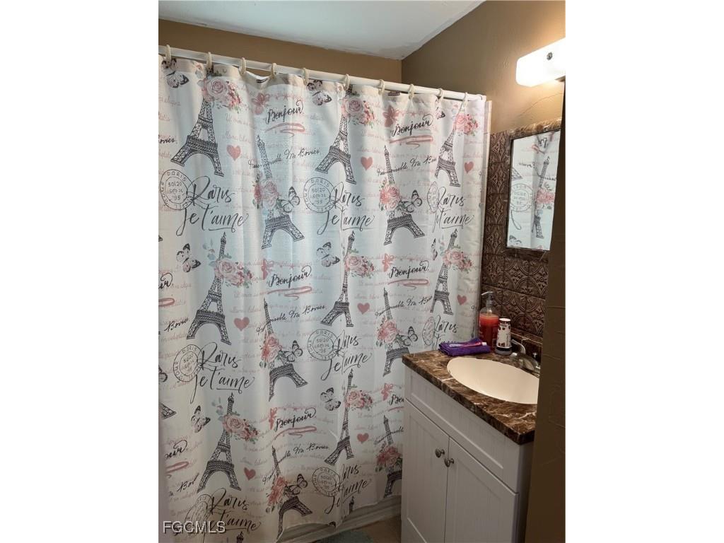 2252 11th Court Lehigh Acres FL 33936 2025006653 image8