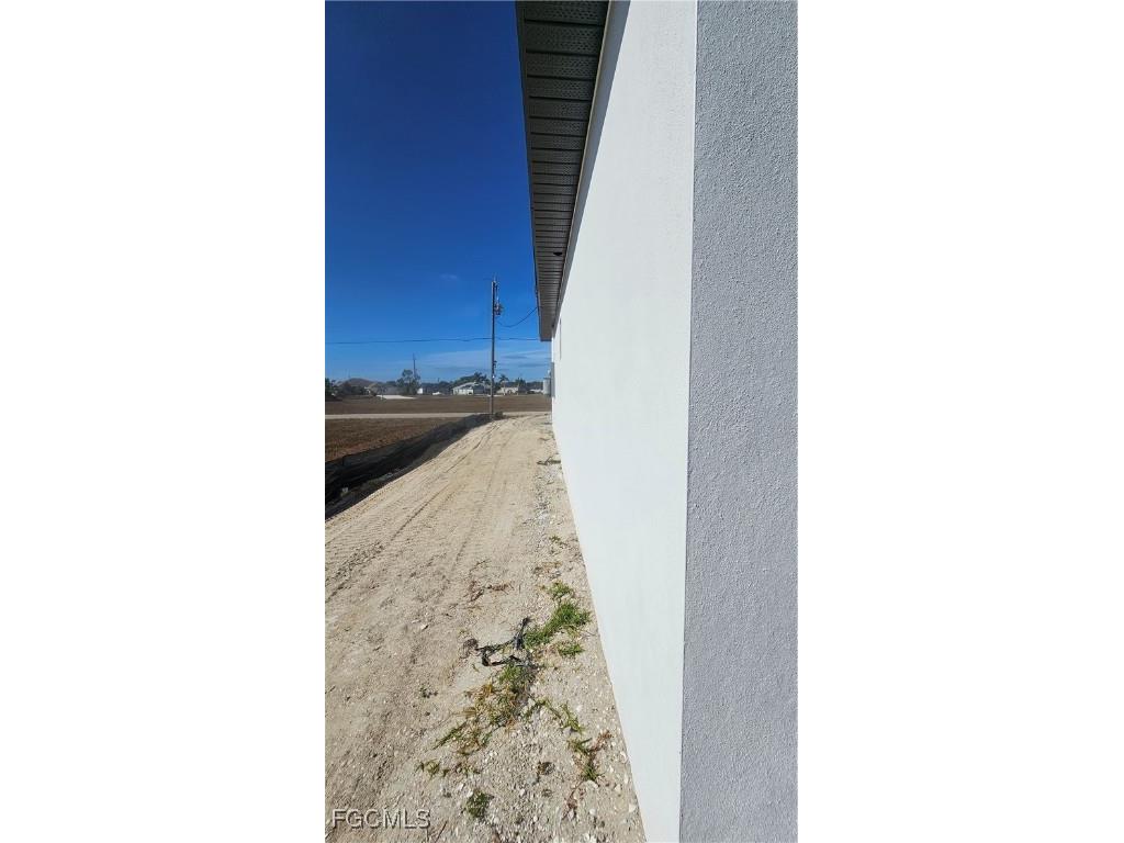 2252 NW 15th Terrace Cape Coral FL 33993 2026002153 image3
