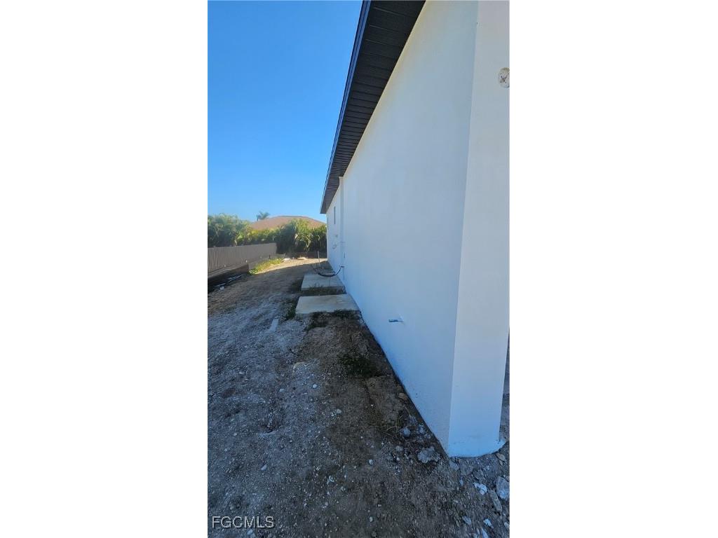 2252 NW 15th Terrace Cape Coral FL 33993 2026002153 image4