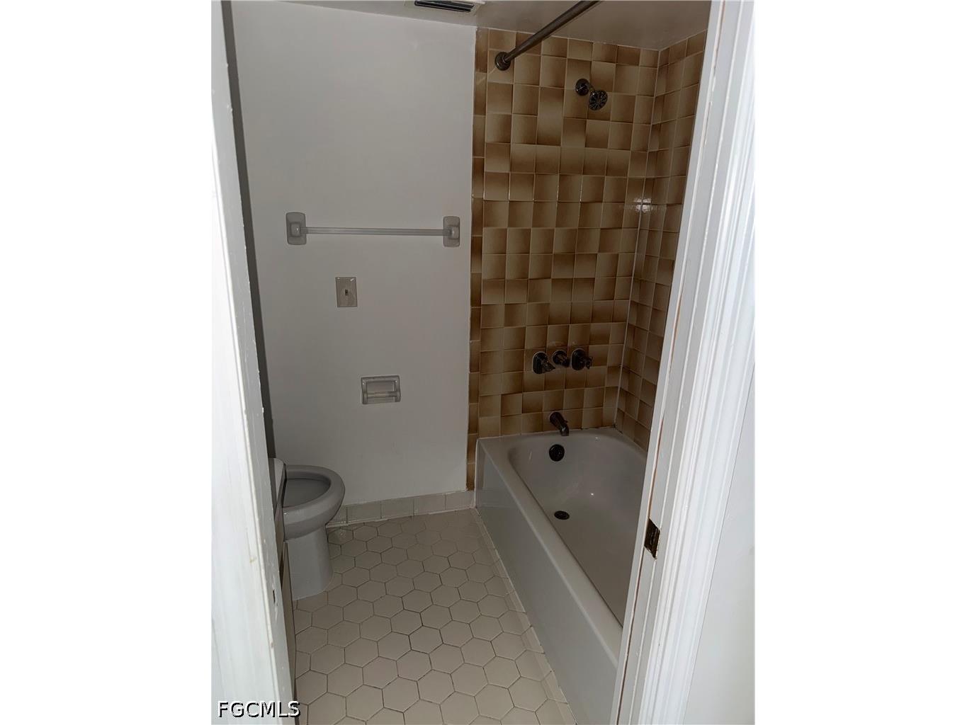 22523 Westchester Boulevard #A201 Port Charlotte FL 33980 2026017338 image8