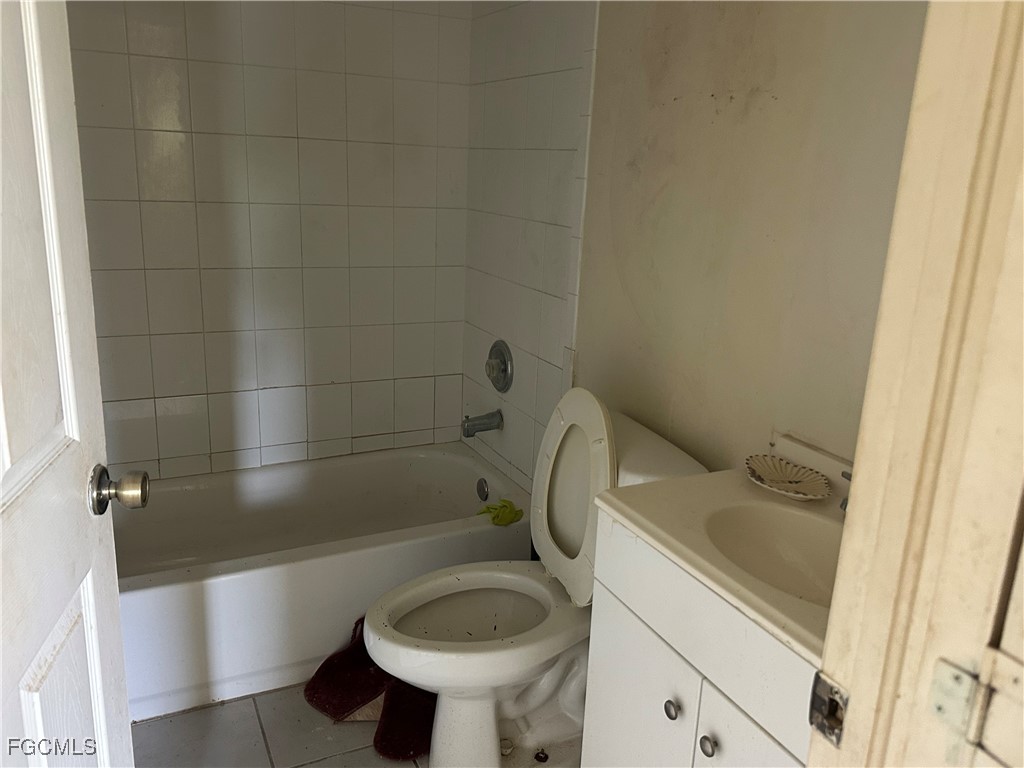 2254 Crystal Drive Fort Myers FL 33907 2025000660 image10