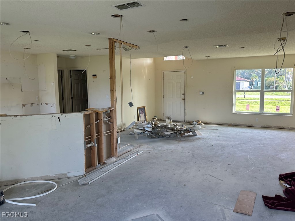 2254 Crystal Drive Fort Myers FL 33907 2025000660 image12