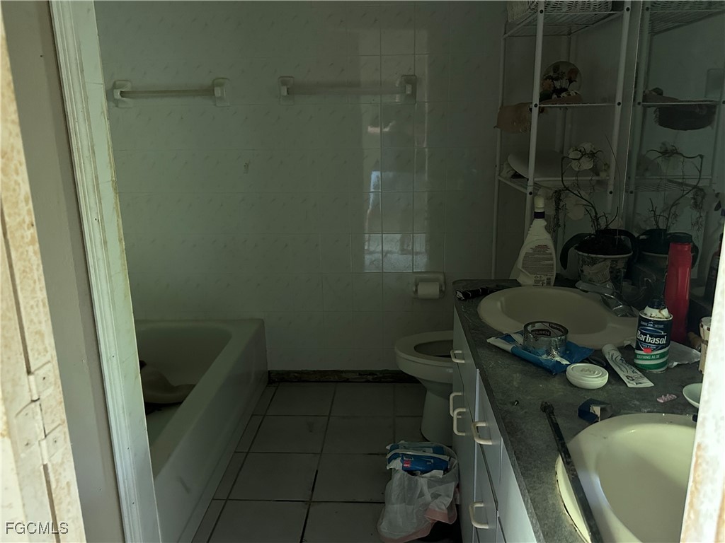 2254 Crystal Drive Fort Myers FL 33907 2025000660 image15