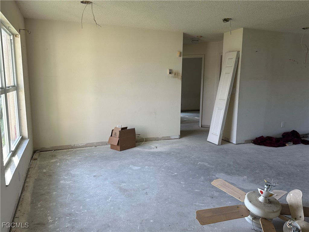 2254 Crystal Drive Fort Myers FL 33907 2025000660 image3