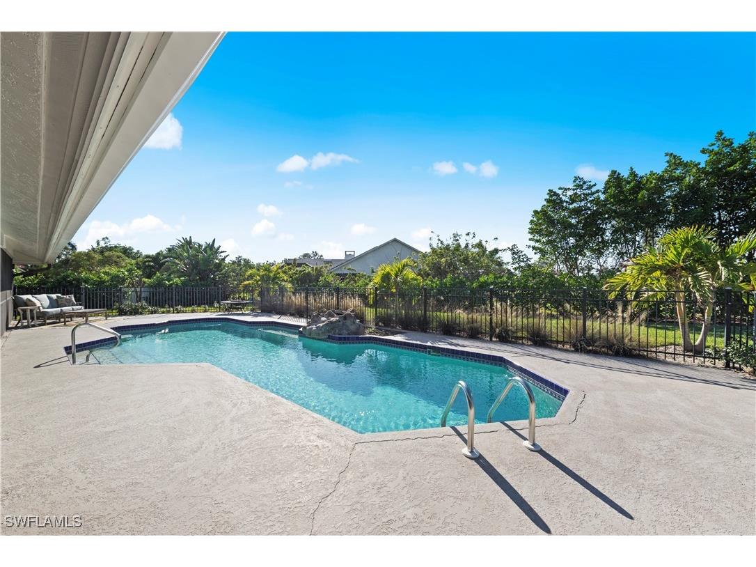 2255 Imperial Golf Course Boulevard Naples FL 34110 225077967 image4