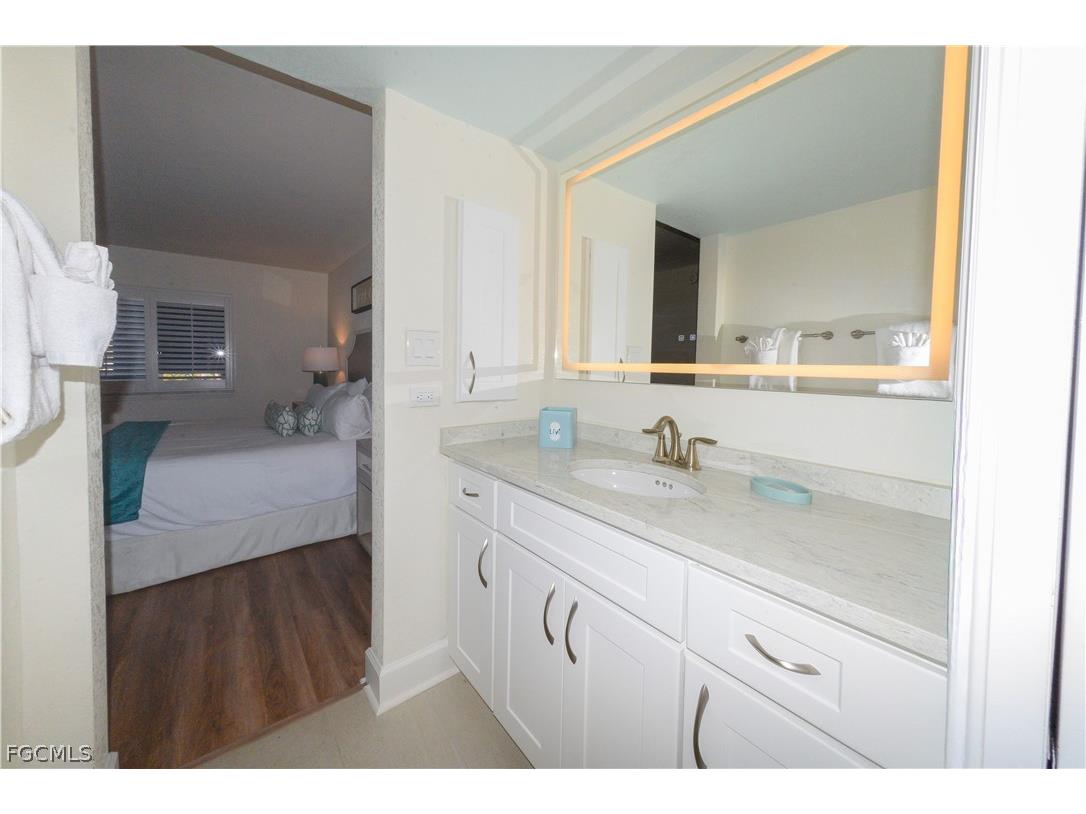 2255 W Gulf Drive #121 Sanibel FL 33957 2026005141 image17