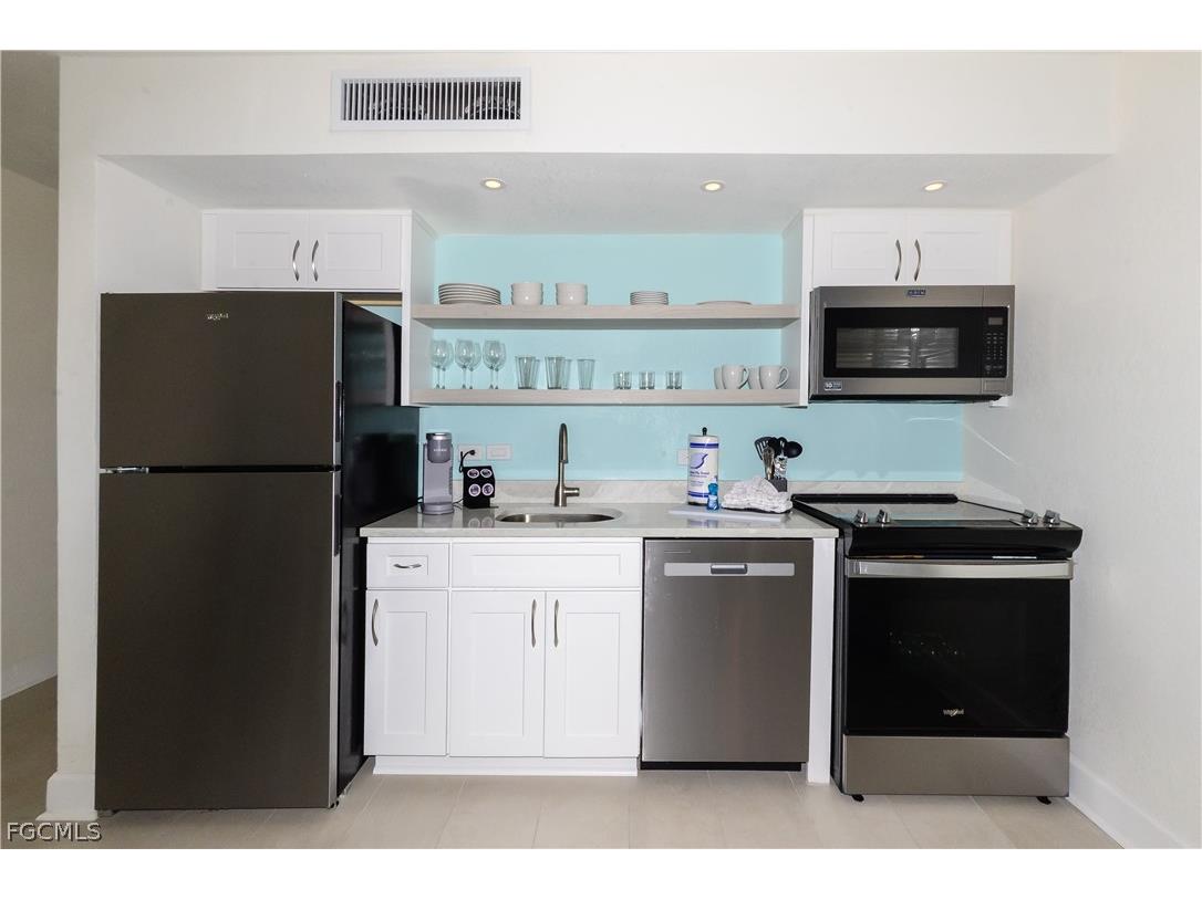 2255 W Gulf Drive #121 Sanibel FL 33957 2026005141 image8