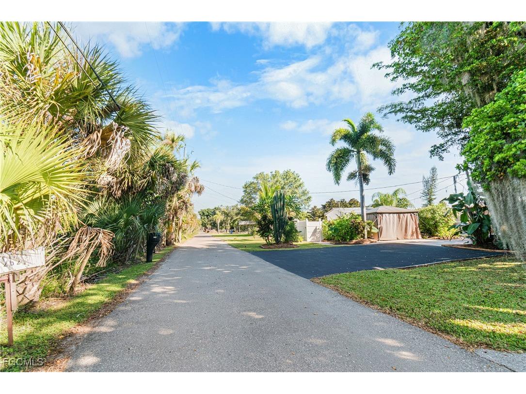 2256 Marina Park Drive Fort Myers FL 33905 2025017786 image11
