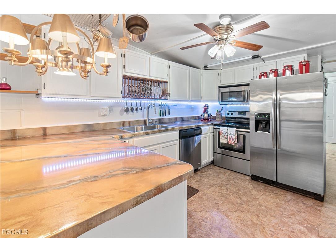 2256 Marina Park Drive Fort Myers FL 33905 2025017786 image23