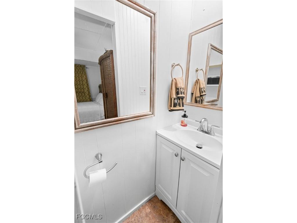 2256 Marina Park Drive Fort Myers FL 33905 2025017786 image38