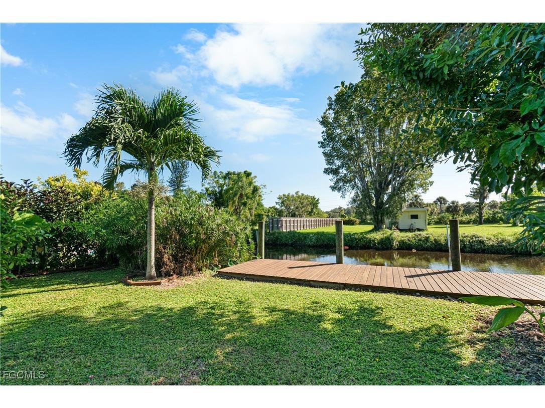 2256 Marina Park Drive Fort Myers FL 33905 2025017786 image6