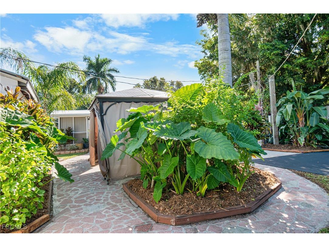 2256 Marina Park Drive Fort Myers FL 33905 2025017786 image9