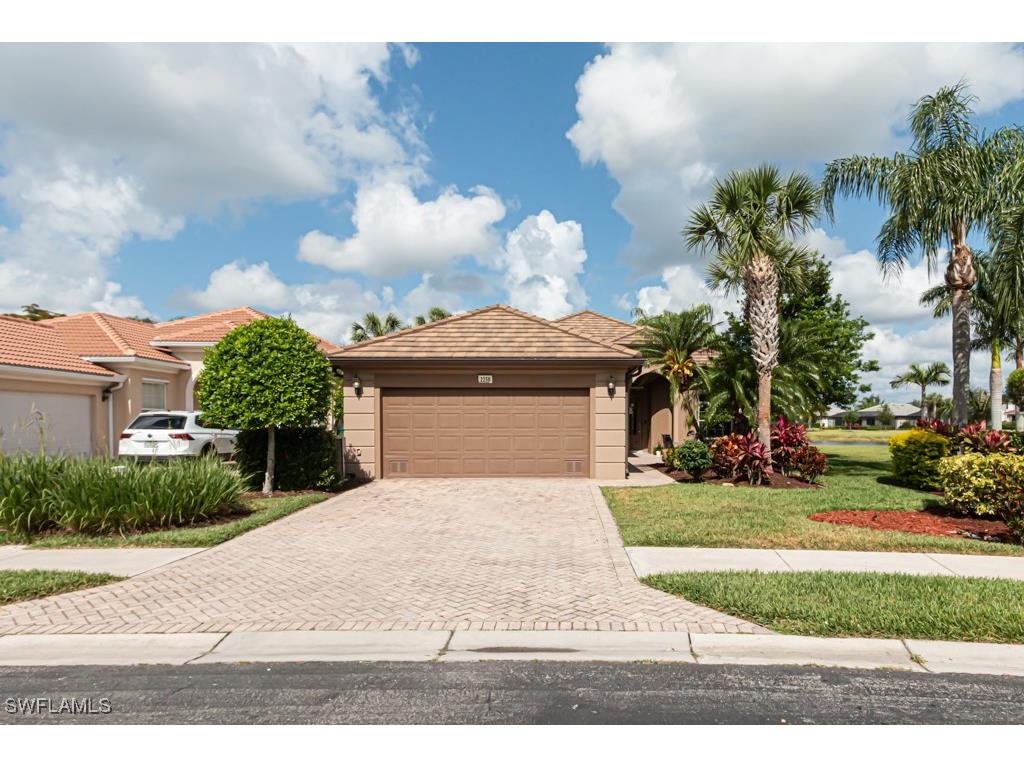 2258 Heydon Circle W Naples FL 34120 225084864 image1