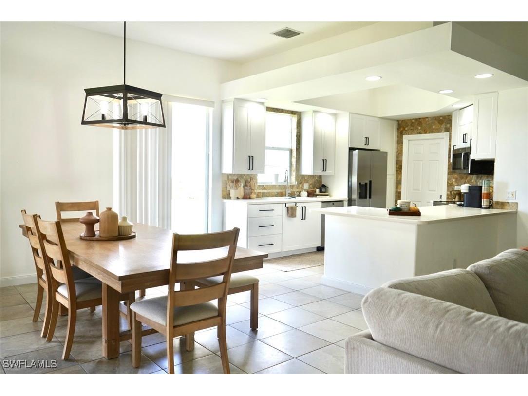 2258 Heydon Circle W Naples FL 34120 225084864 image8