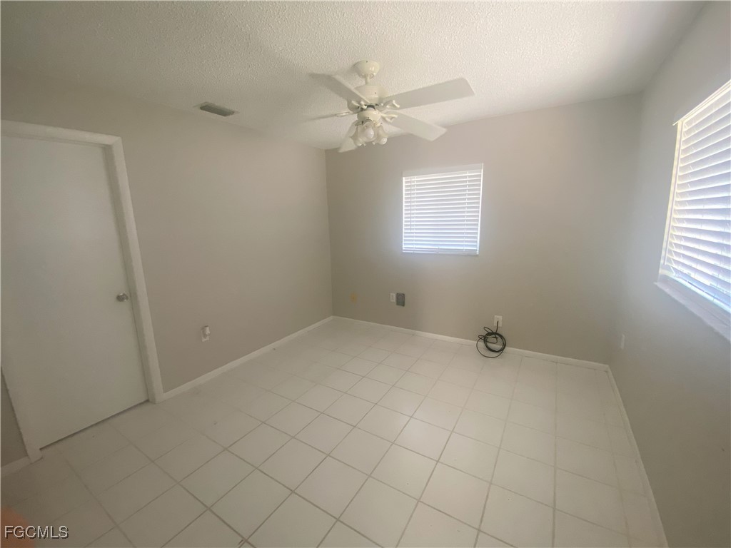 2258 Iris Way Fort Myers FL 33905 2025019434 image5