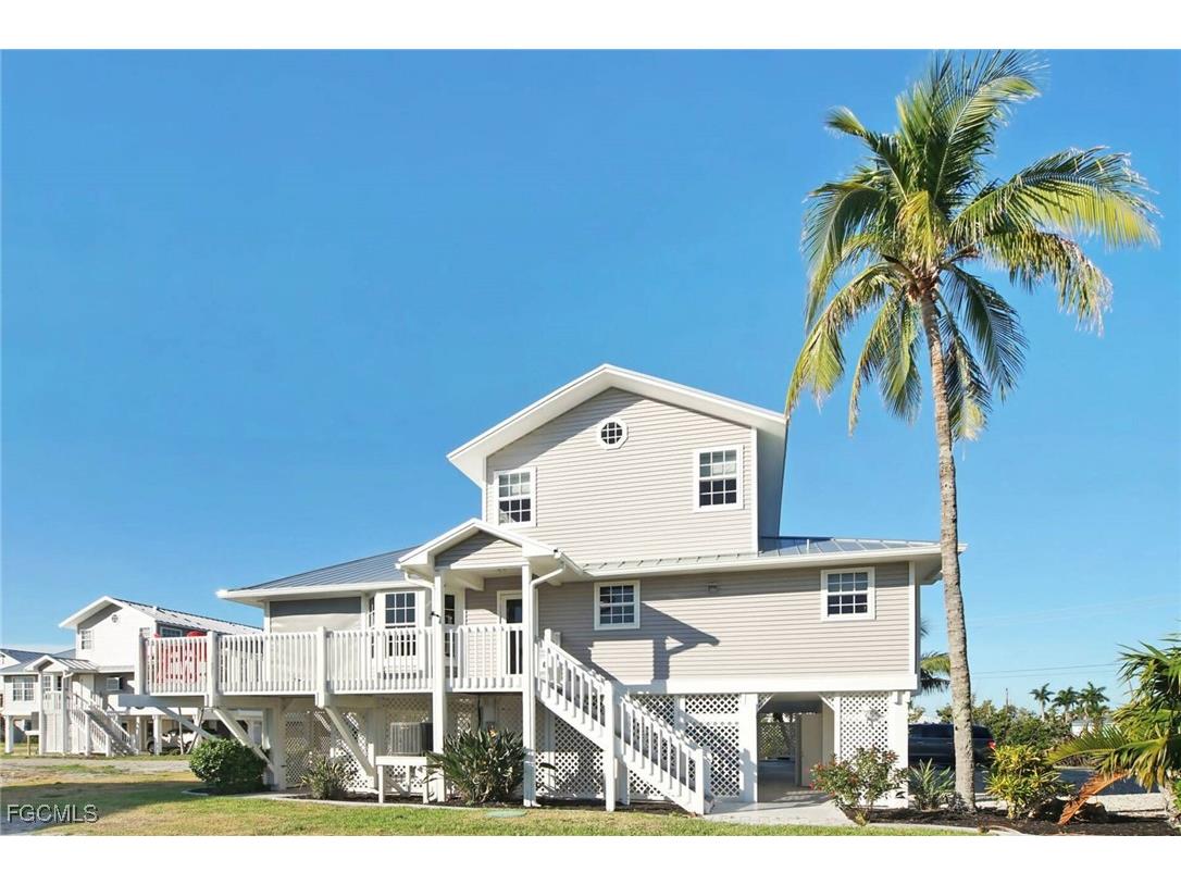 2258 Palm Avenue Saint James City FL 33956 2025007867 image1