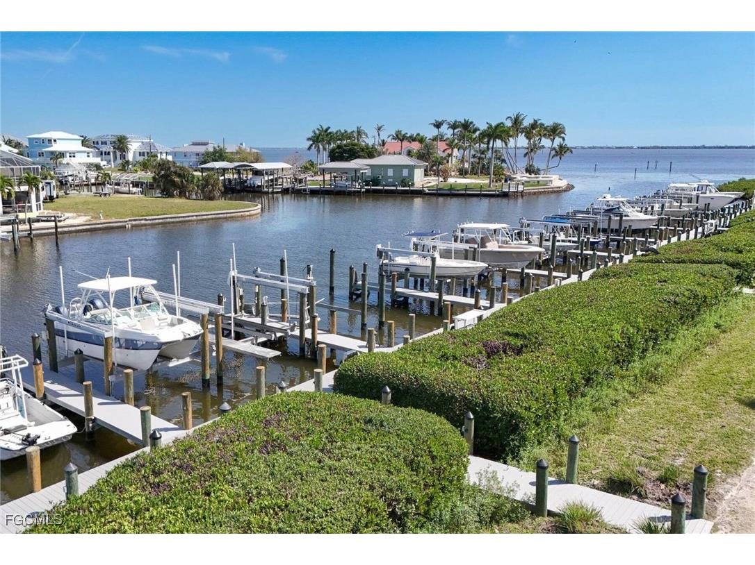 2258 Palm Avenue Saint James City FL 33956 2025007867 image4