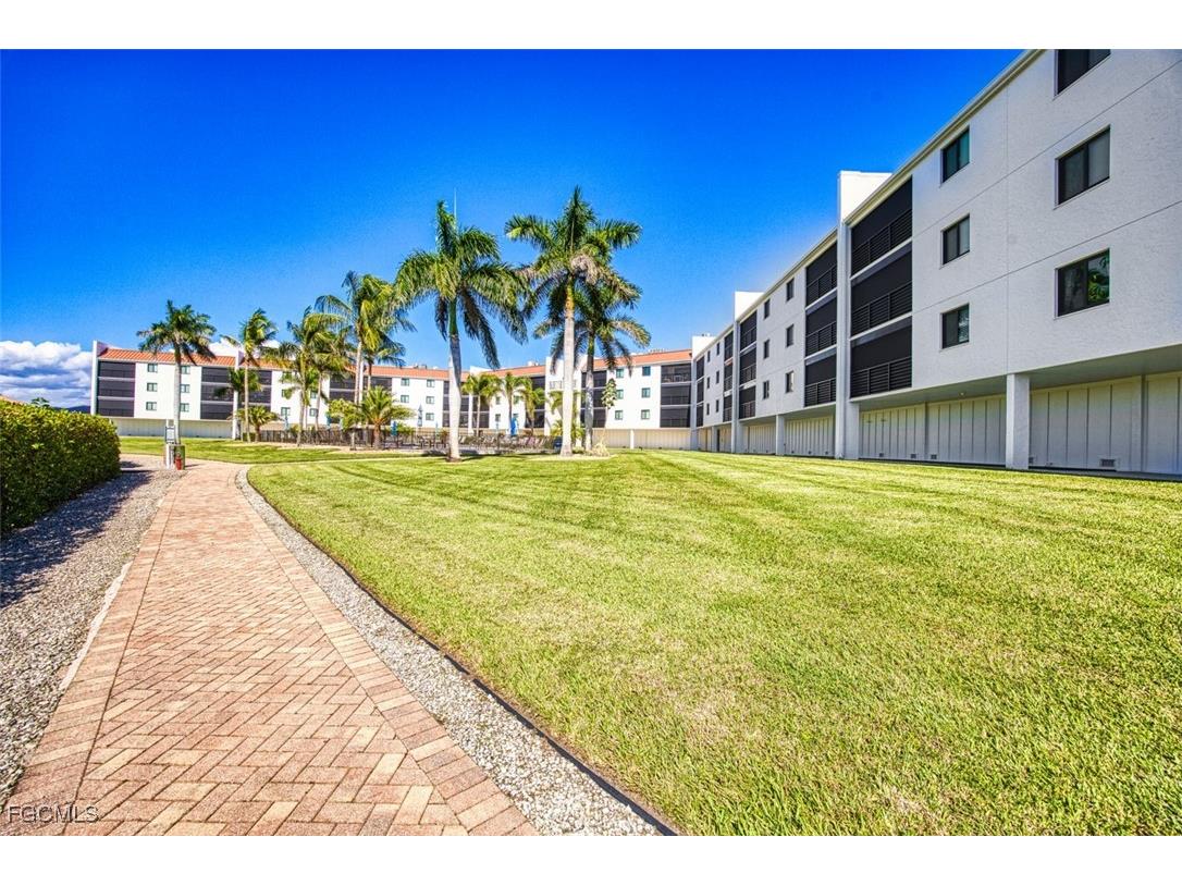 226 3rd Street #111 Bonita Springs FL 34134 2025018209 image38
