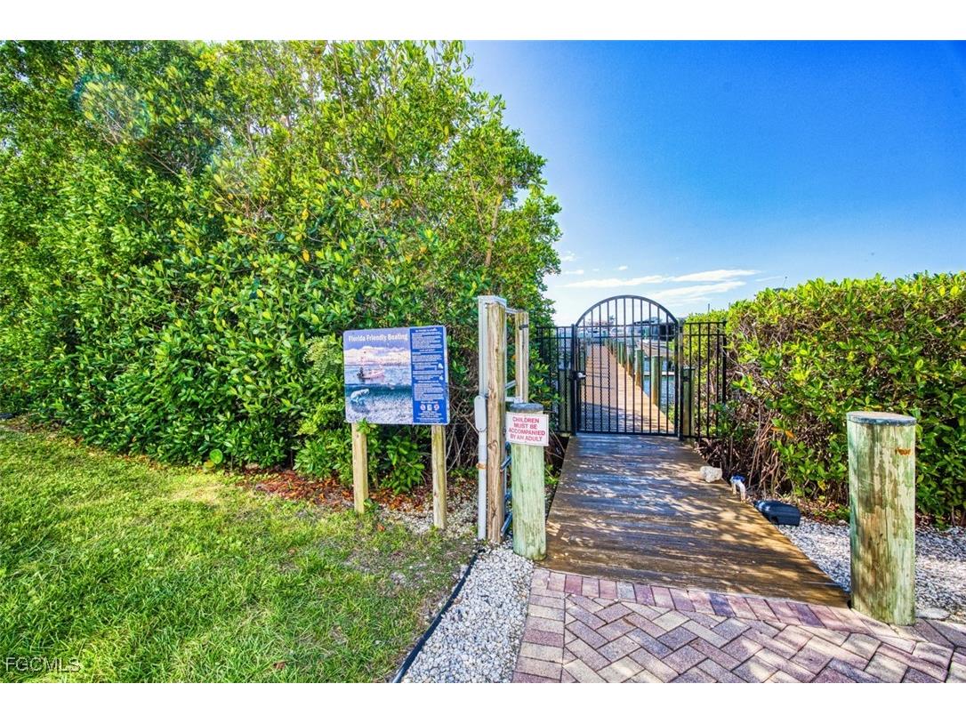 226 3rd Street #111 Bonita Springs FL 34134 2025018209 image39
