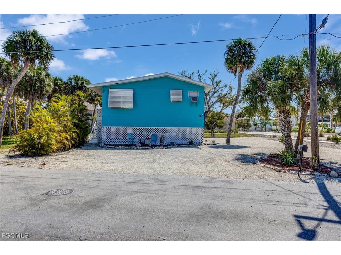 226 Connecticut Street Fort Myers Beach FL 33931 2025022280 image33