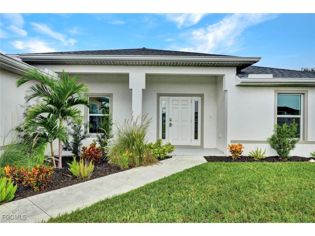 226 El Dorado Boulevard N Cape Coral FL 33993 2025014364 image1