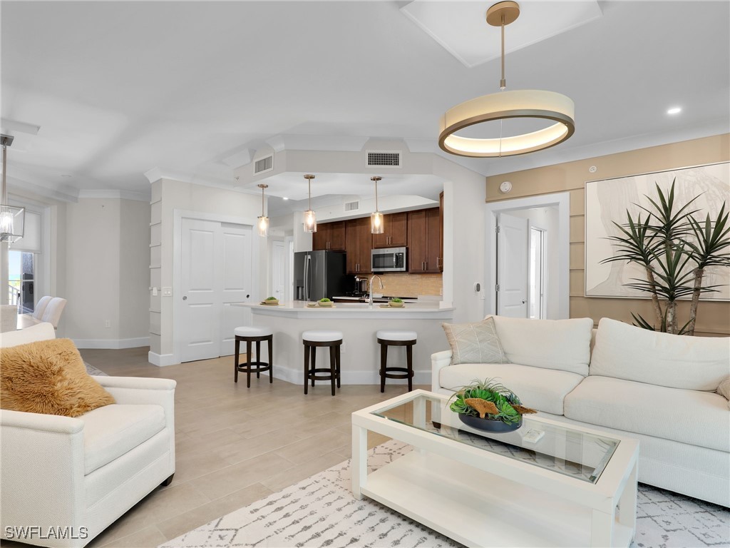 226 Indies Drive E #101 Naples FL 34114 224079818 image1