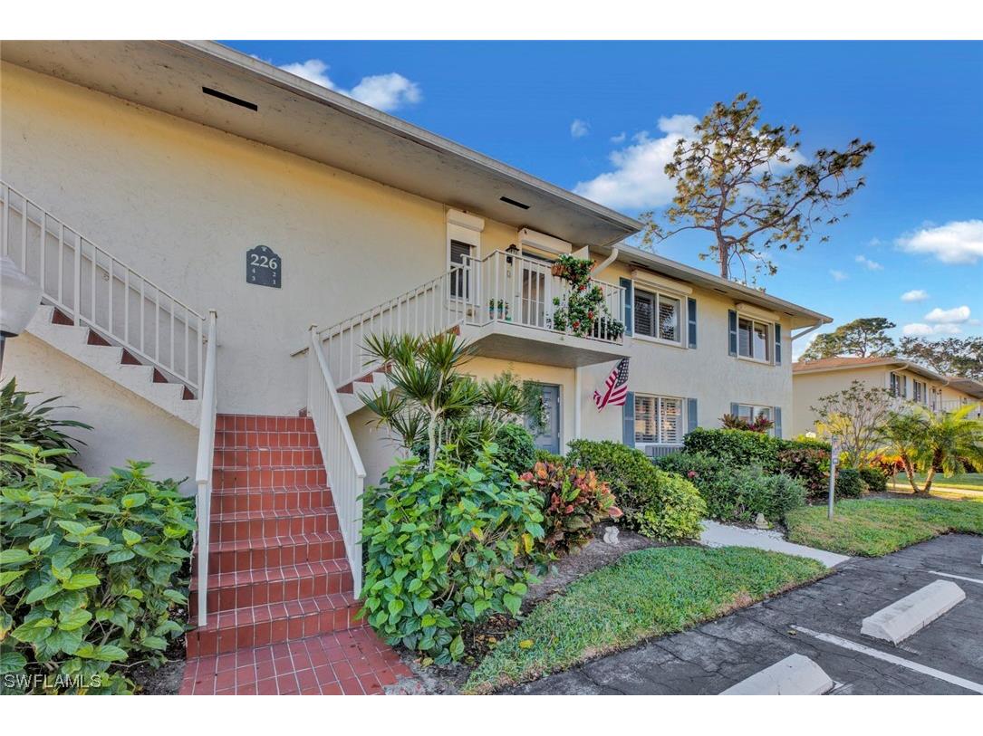 226 Memory Lane #2 Naples FL 34112 224008921 image1