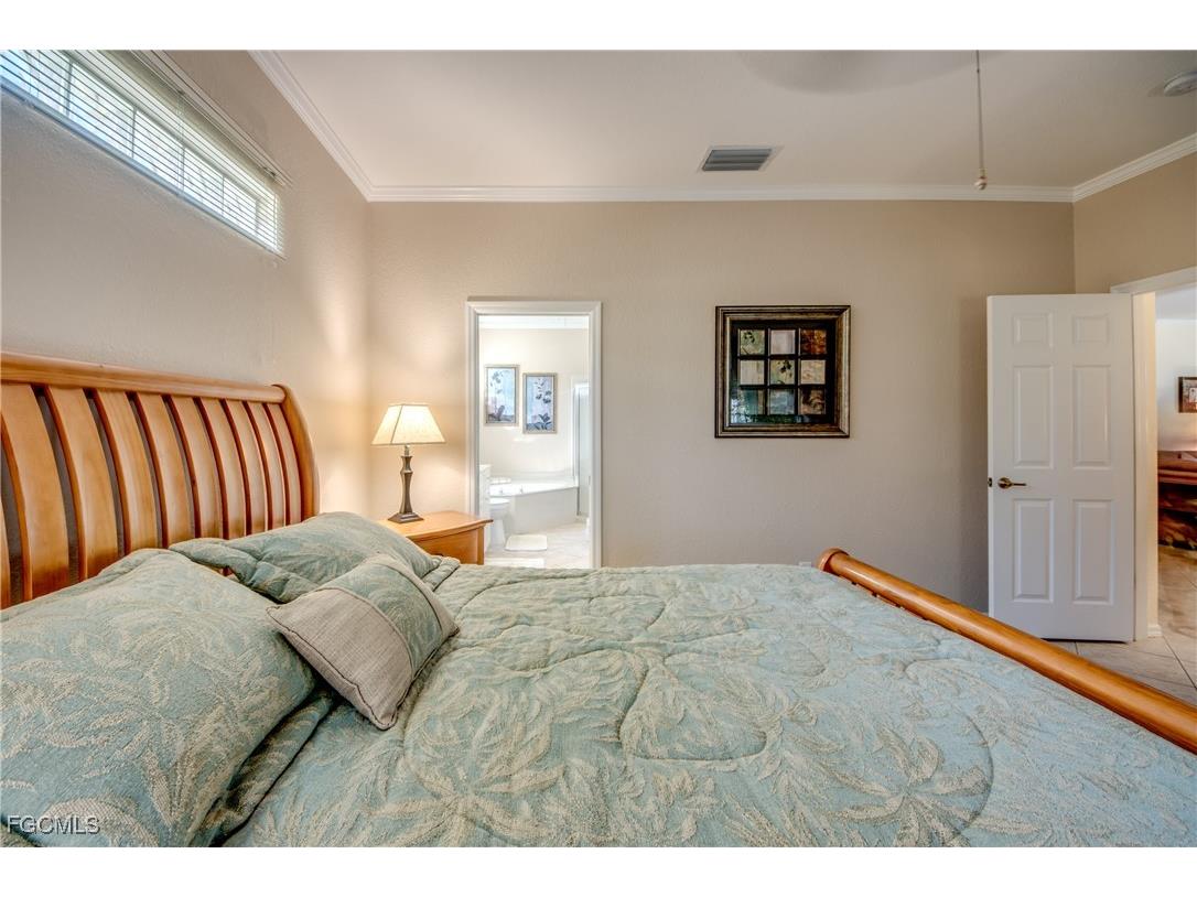 2260 Rio Nuevo Drive North Fort Myers FL 33917 2025025852 image29