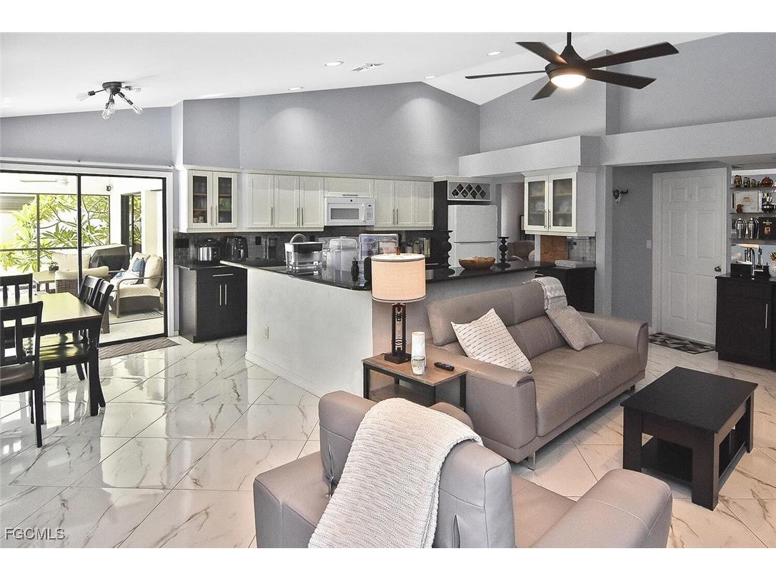 22607 Fountain Lakes Boulevard Estero FL 33928 2025003929 image5