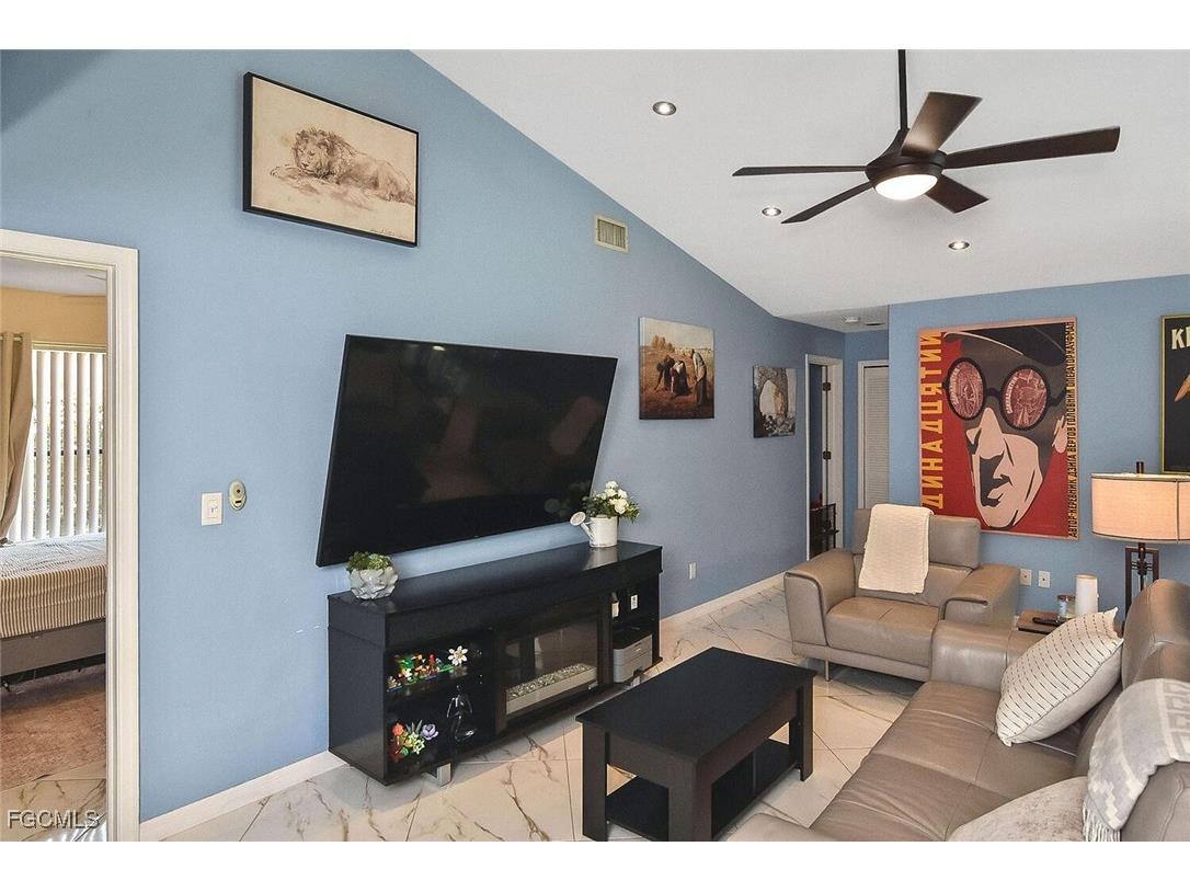 22607 Fountain Lakes Boulevard Estero FL 33928 2025003929 image6