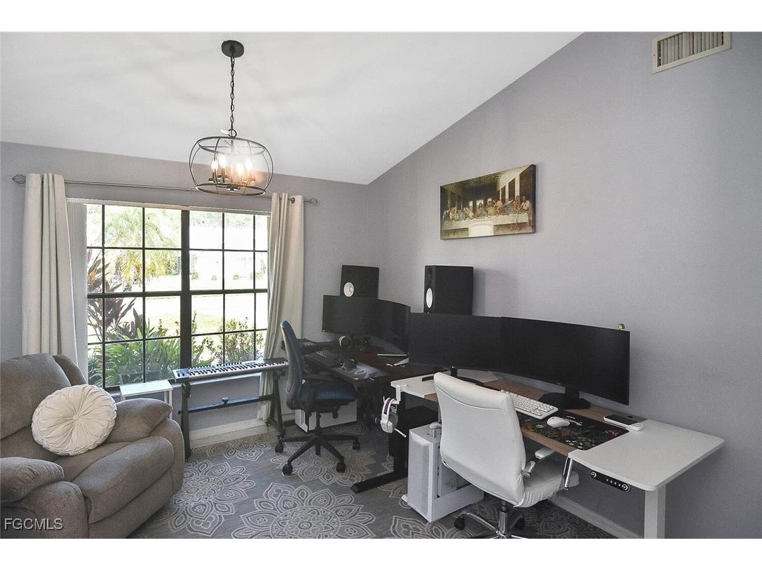 22607 Fountain Lakes Boulevard Estero FL 33928 2025003929 image7