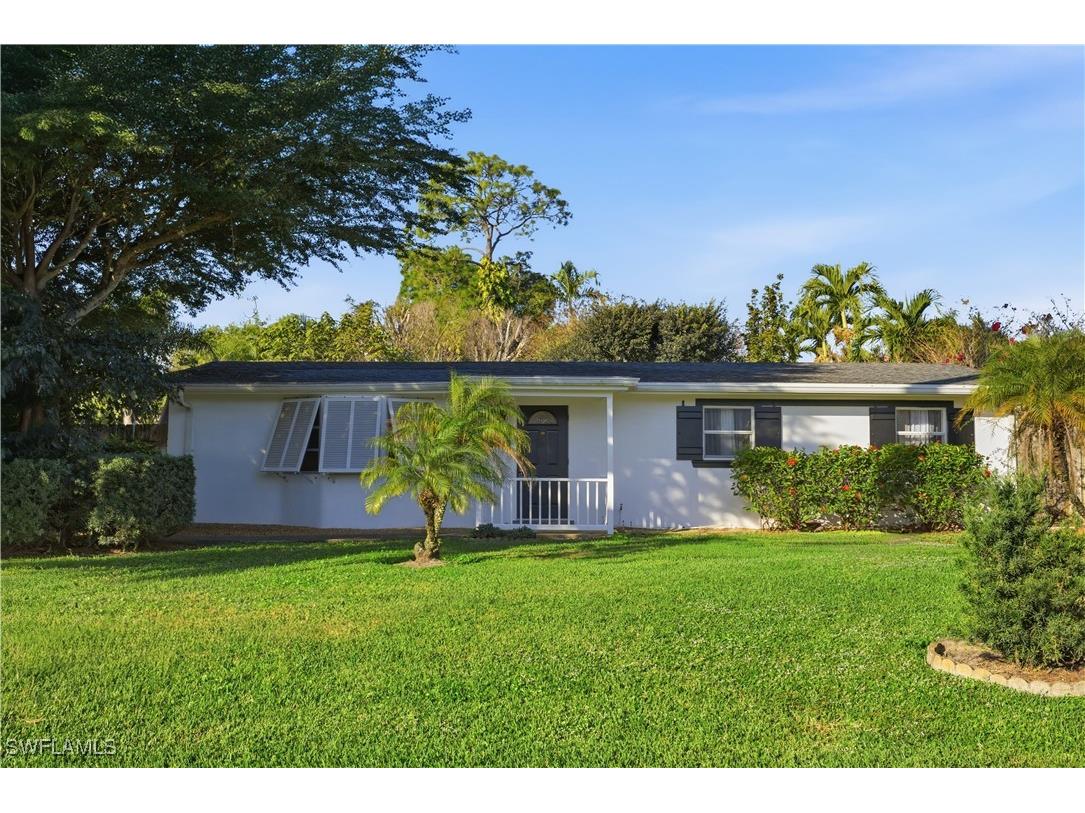 2261 11th Street N Naples FL 34103 225082326 image1