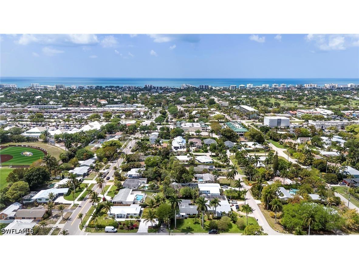 2261 11th Street N Naples FL 34103 226013916 image1