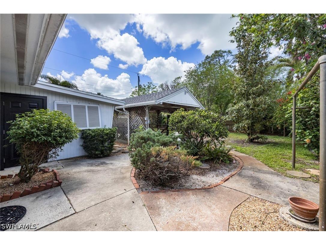 2261 11th Street N Naples FL 34103 226013920 image18