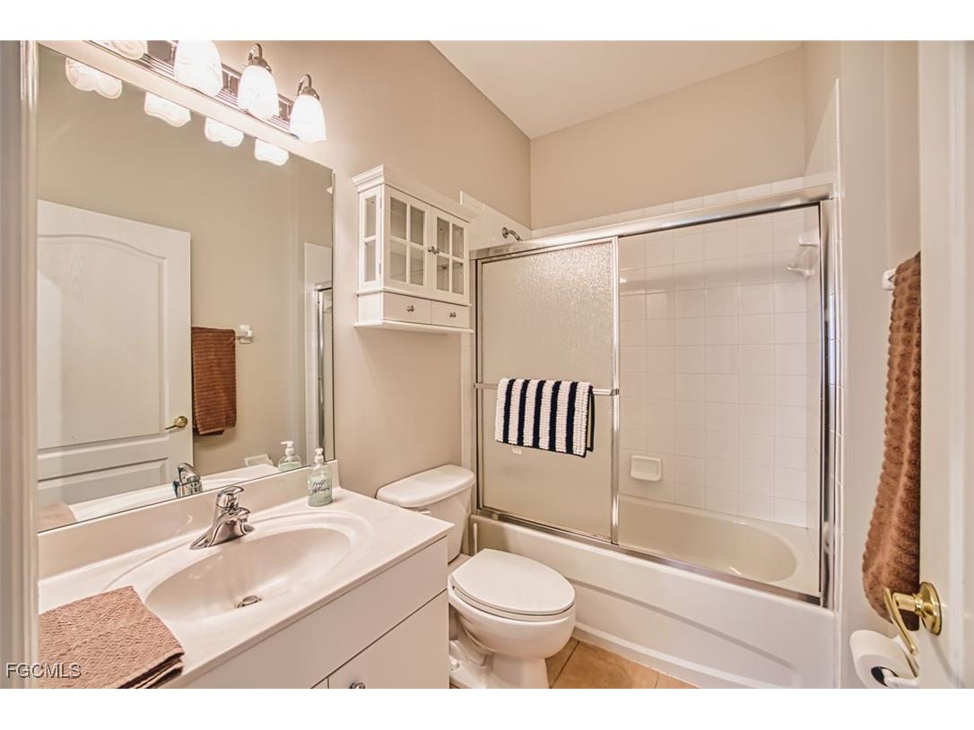 2261 Carnaby Court Lehigh Acres FL 33973 2025010295 image10