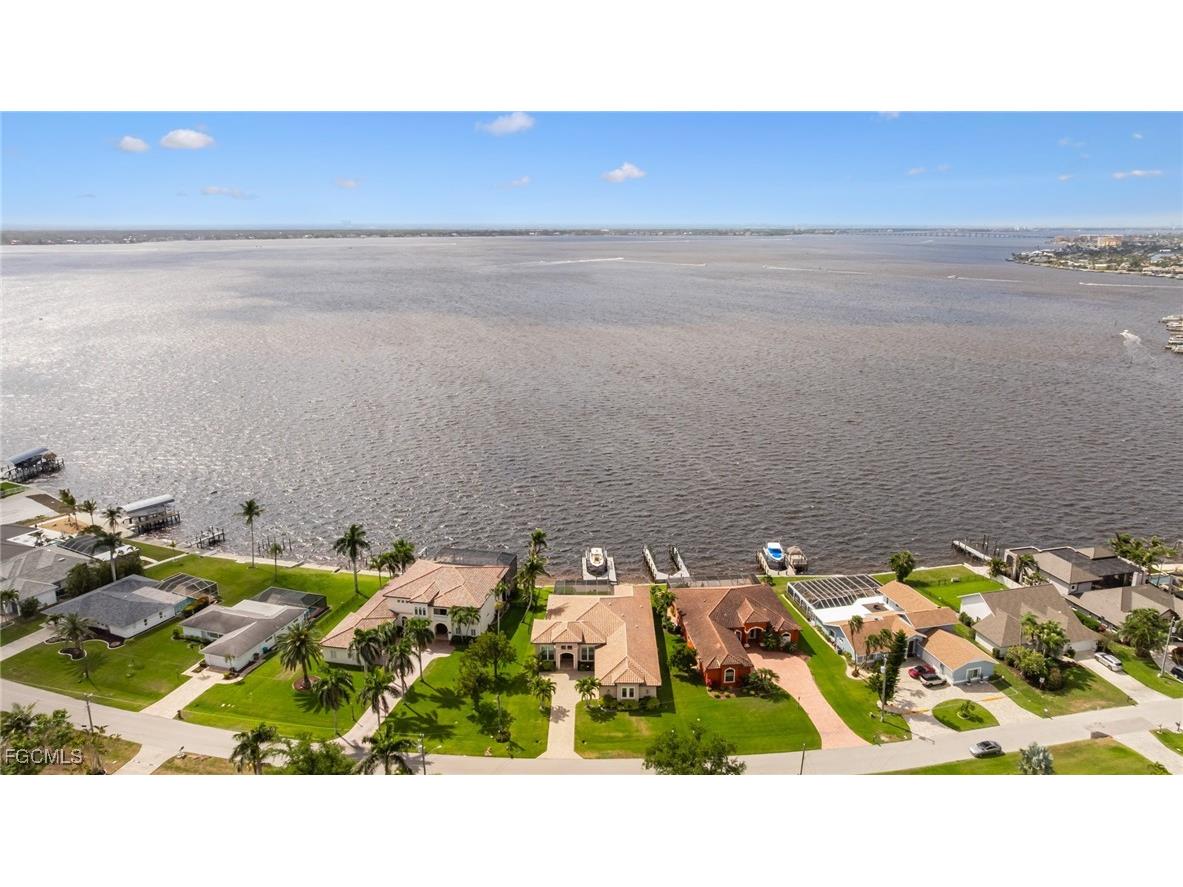 2262 SE 28th Street Cape Coral FL 33904 2025021282 image1