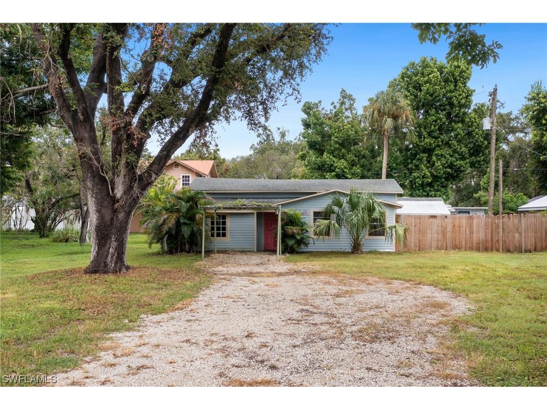 2263 Altamont Avenue Fort Myers FL 33901 223062937 image1