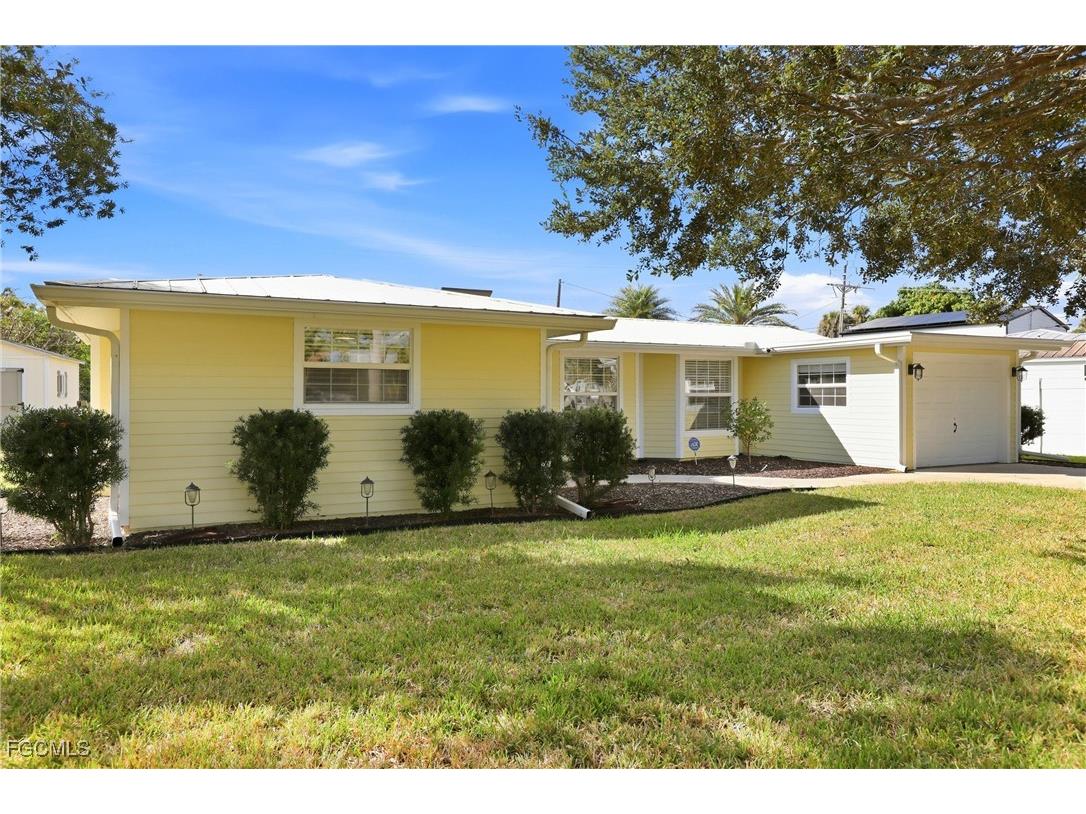 2263 Club House Road North Fort Myers FL 33917 2026003921 image1