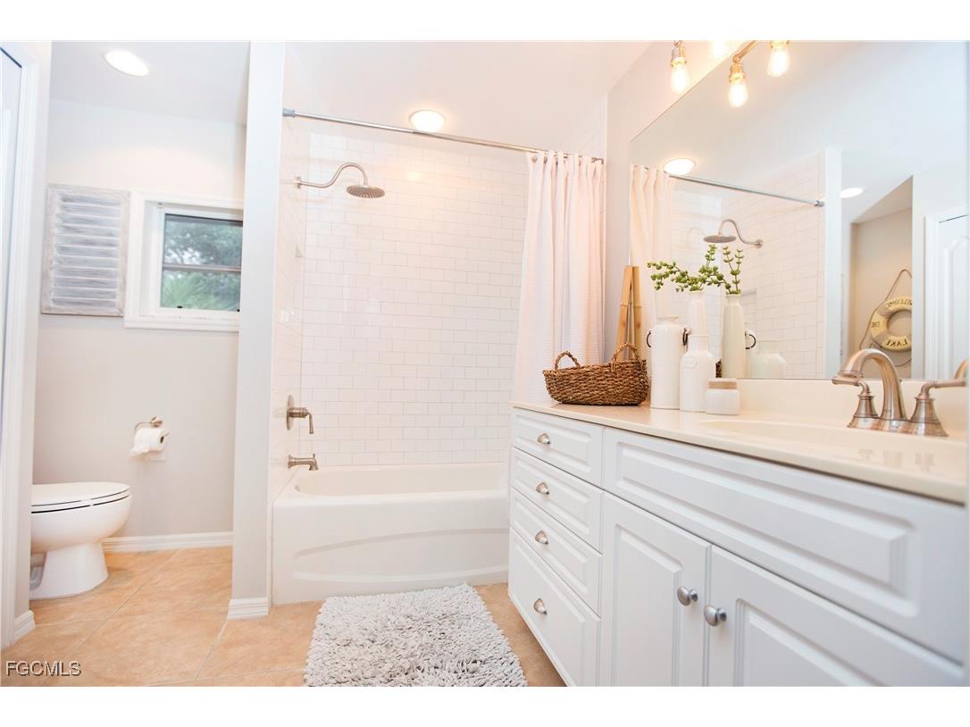 22631 Island Lakes Drive Estero FL 33928 2025017842 image15