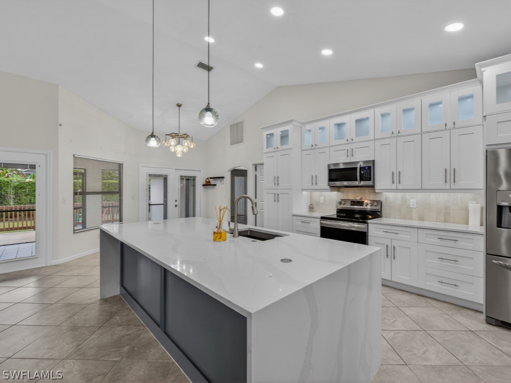 2264 Outrigger Lane Naples FL 34104 226004968 image2