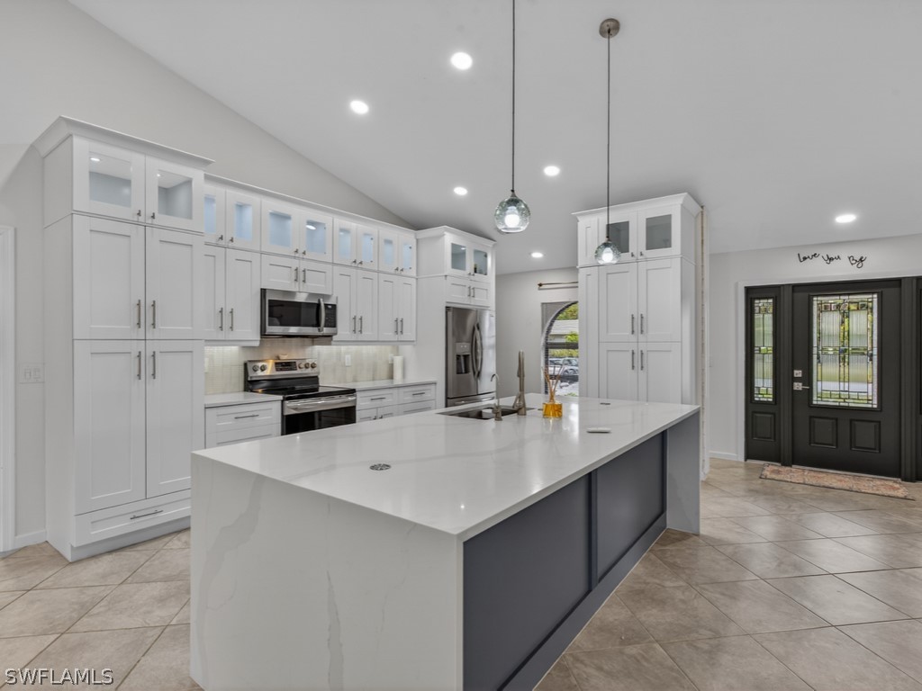 2264 Outrigger Lane Naples FL 34104 226004968 image3