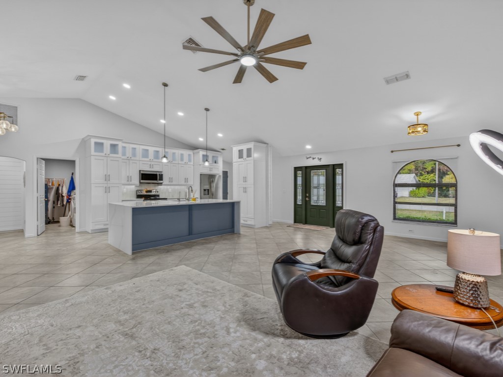 2264 Outrigger Lane Naples FL 34104 226004968 image4