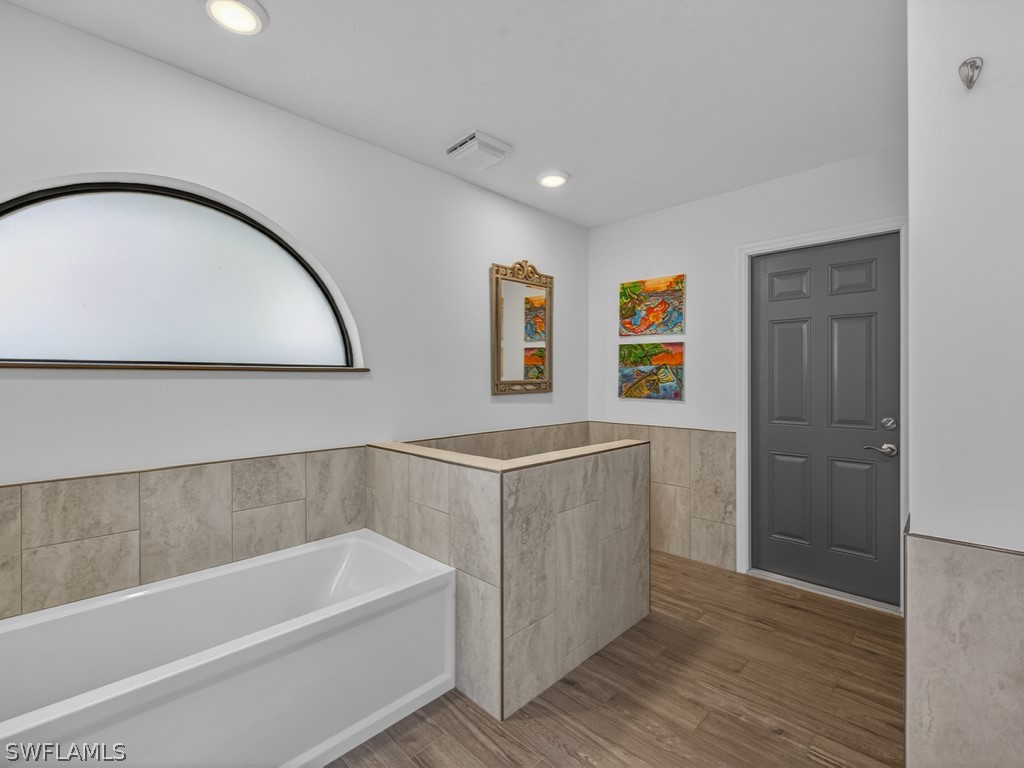 2264 Outrigger Lane Naples FL 34104 226004968 image6