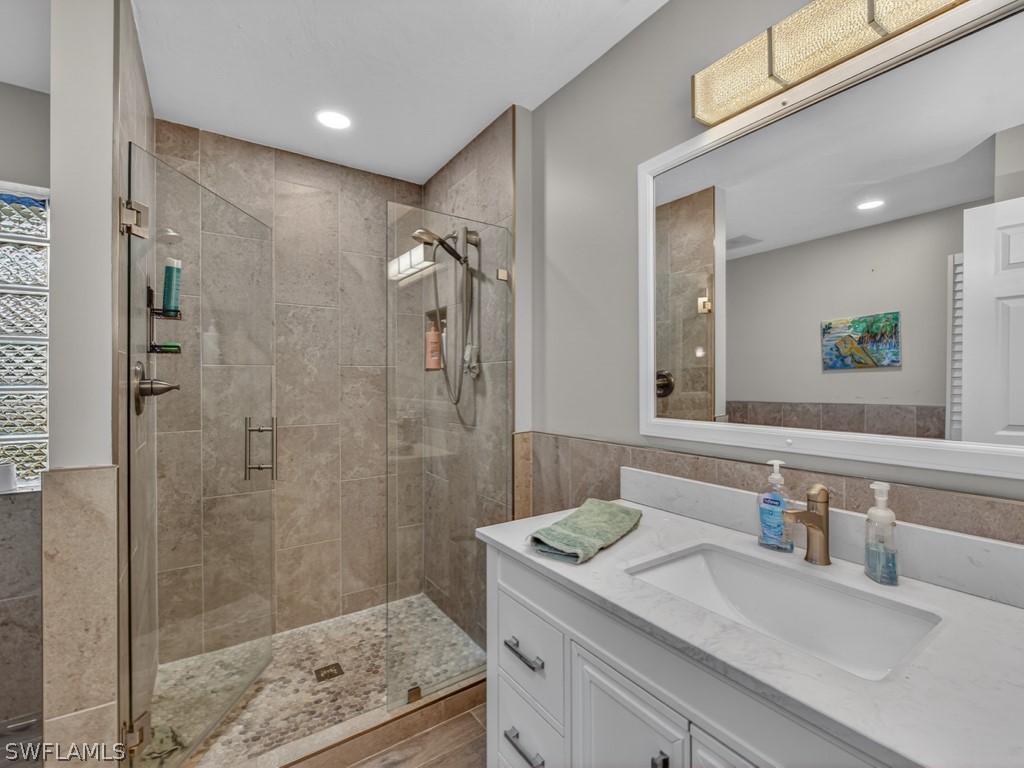 2264 Outrigger Lane Naples FL 34104 226004968 image8
