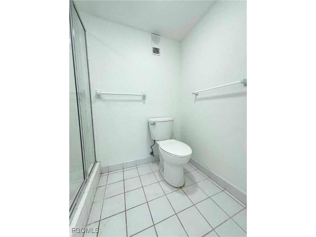 2264 Winkler Avenue #107 Fort Myers FL 33901 2025010624 image12