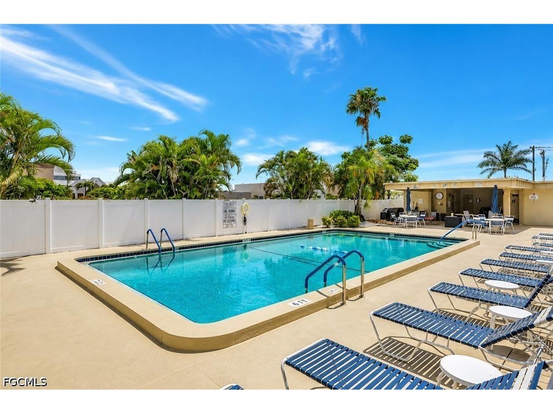 2264 Winkler Avenue #107 Fort Myers FL 33901 2026019305 image1
