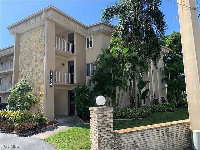 2264 Winkler Avenue #207 Fort Myers FL 33901 2025019050 image1