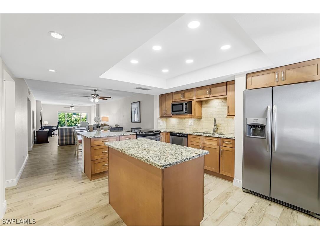 2264 Winkler Avenue #304 Fort Myers FL 33901 224047032 image1