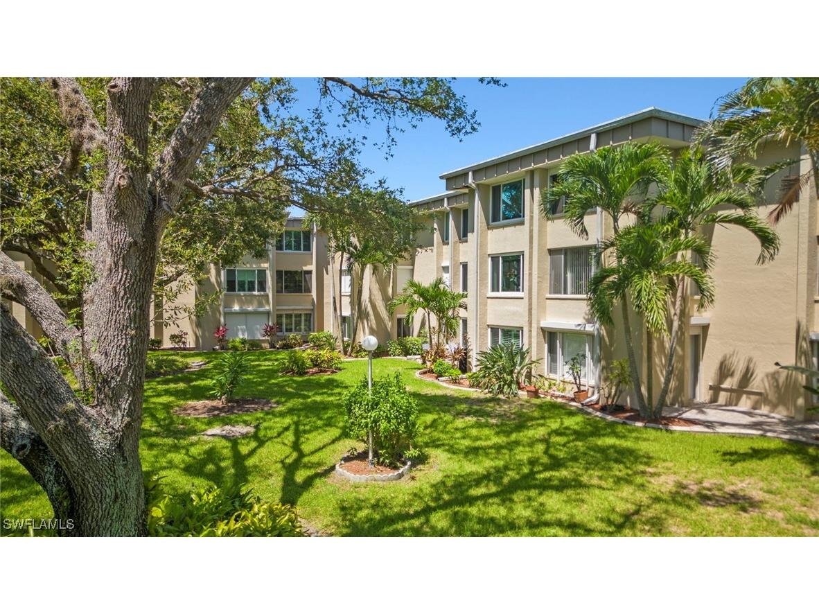 2264 Winkler Avenue #311 Fort Myers FL 33901 224089802 image1